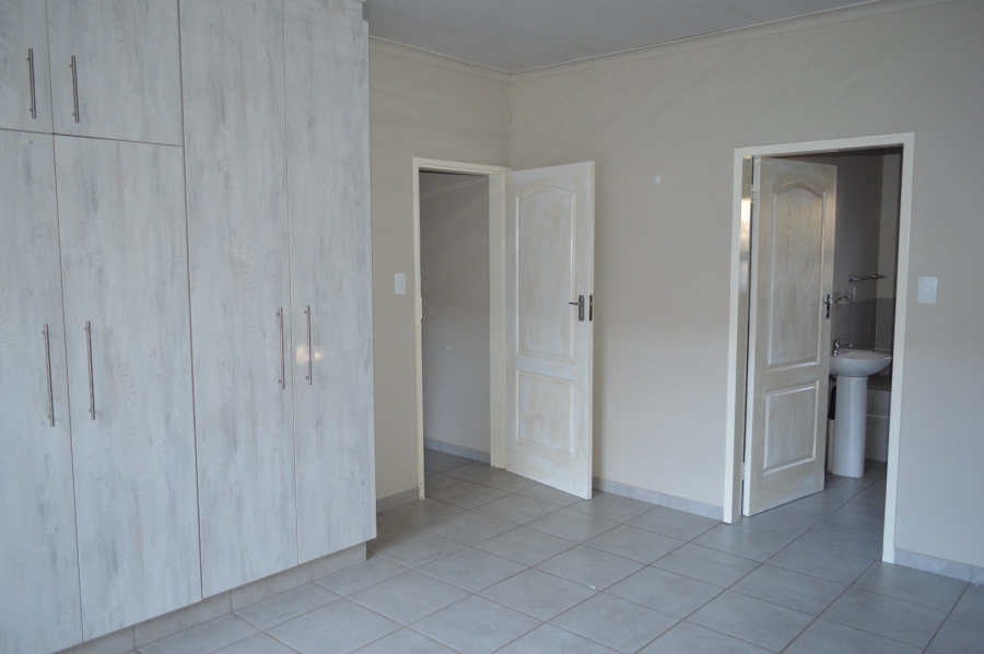3 Bedroom Property for Sale in Flamwood North West